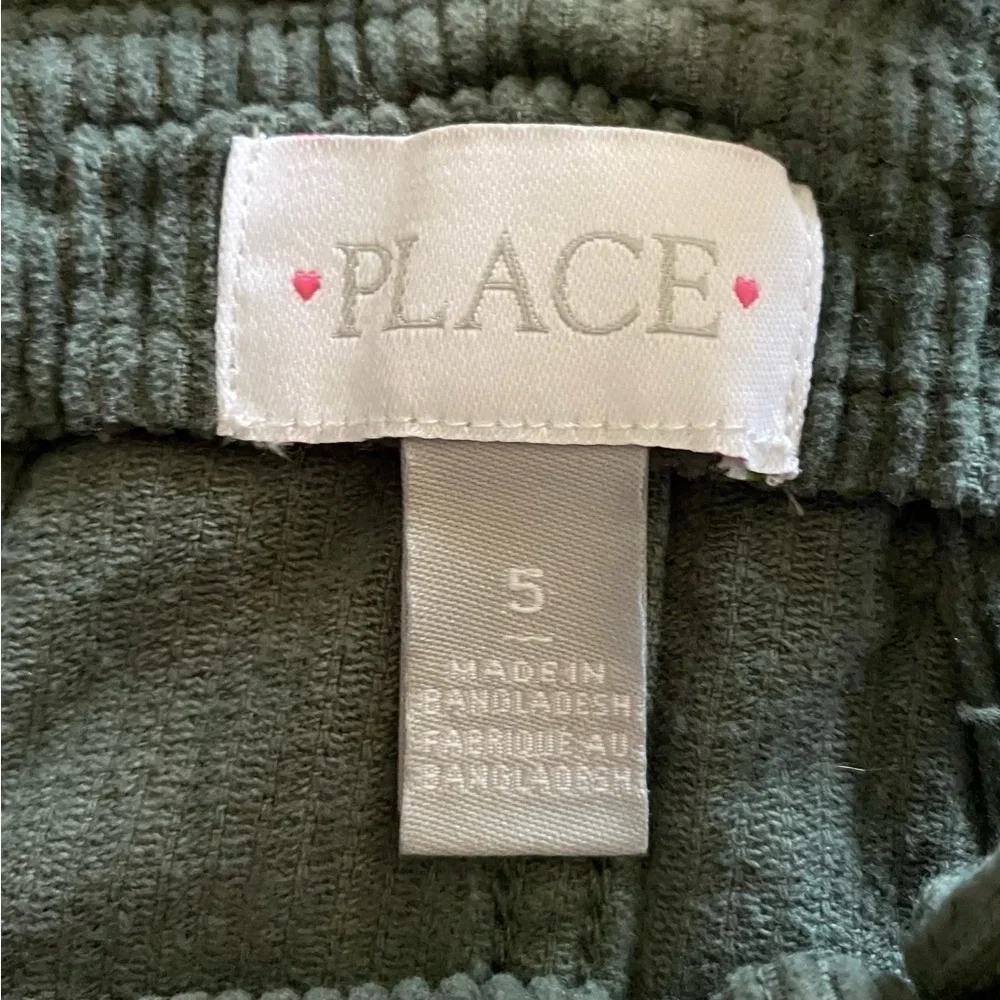 GIRLS SIZE 5 OUTFIT-CHILDRENS PLACE CORDUROY JUMPER WITH WHITE TOP